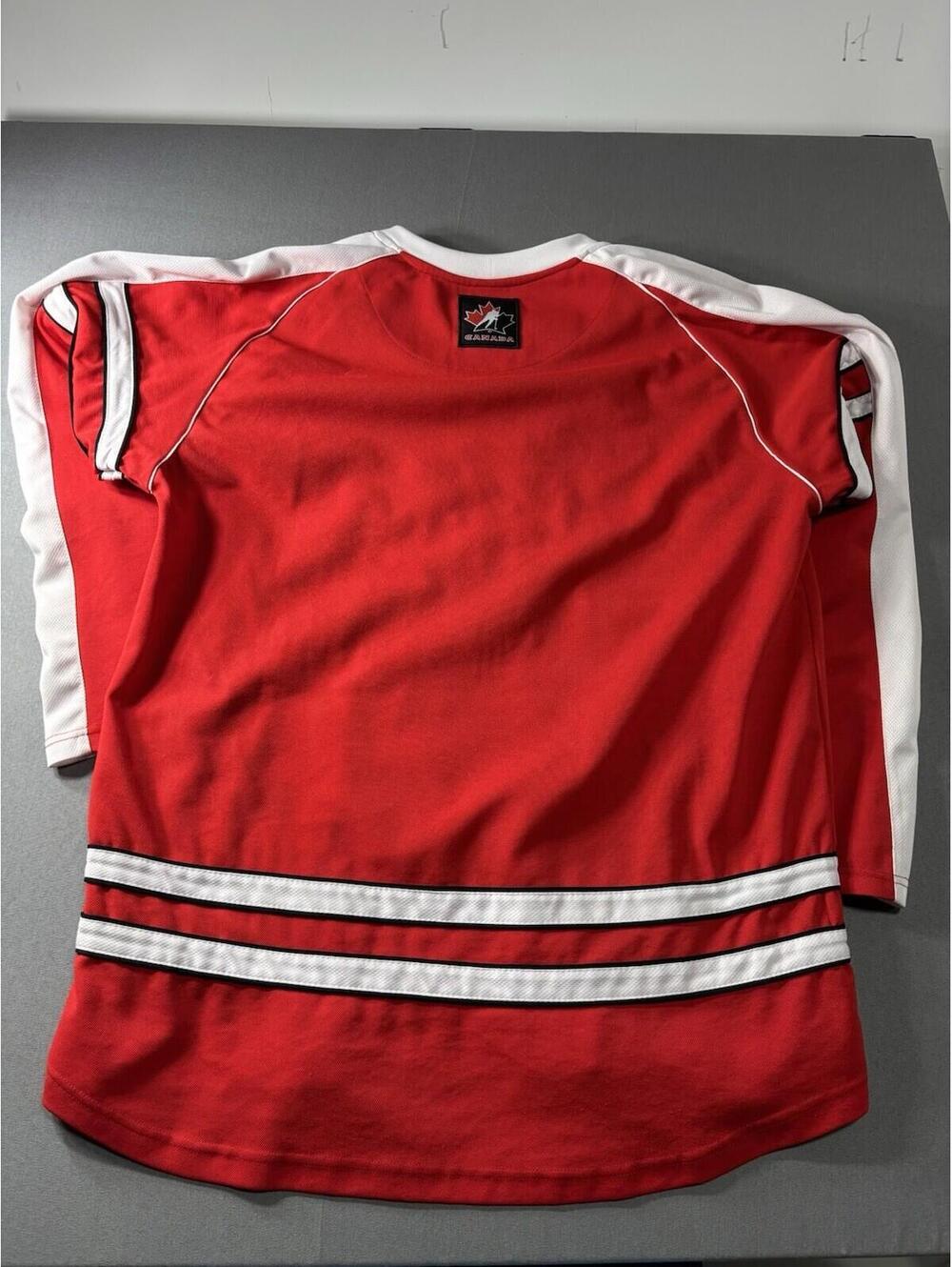 TEAM CANADA 1914-2014 100 YRS HOCKEY JERSEY SIZE LARGE - Picture 12 of 15